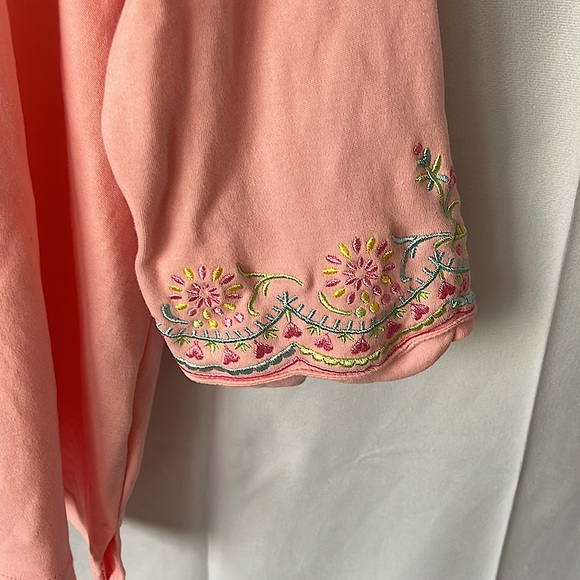 Quaker Factory Scalloped Edged Neckline Embroidered Floral Shirt Top **Sz XL** - Picture 4 of 5